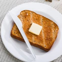 dinner knife